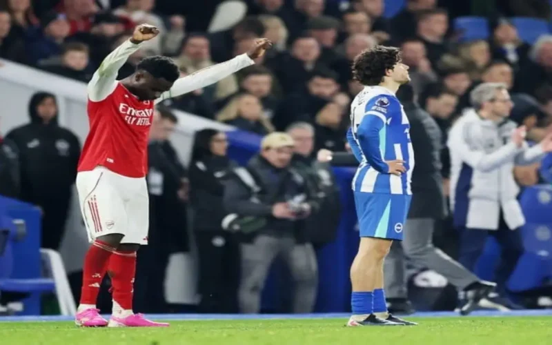 أرسنال يبتعد بالصدارة وبرايتون ومانشستر يونايتد يواجهان تعثرات في الدوري الإنجليزي الممتاز